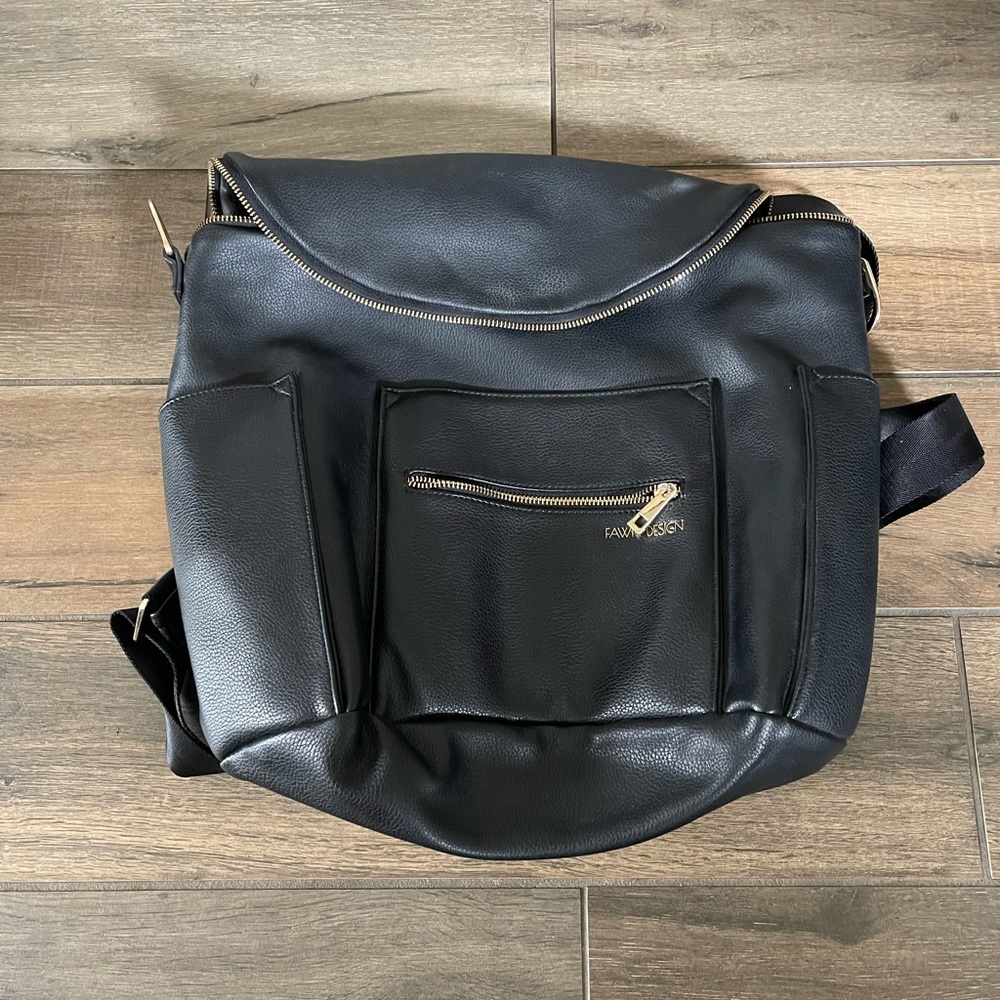 EUC BLACK PEBBLE LEATHER FAWN DESIGN DIAPER BAG!!!